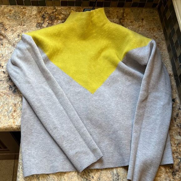 Cynthia Rowley Retro Inspired Sweater - Picture 1 of 7